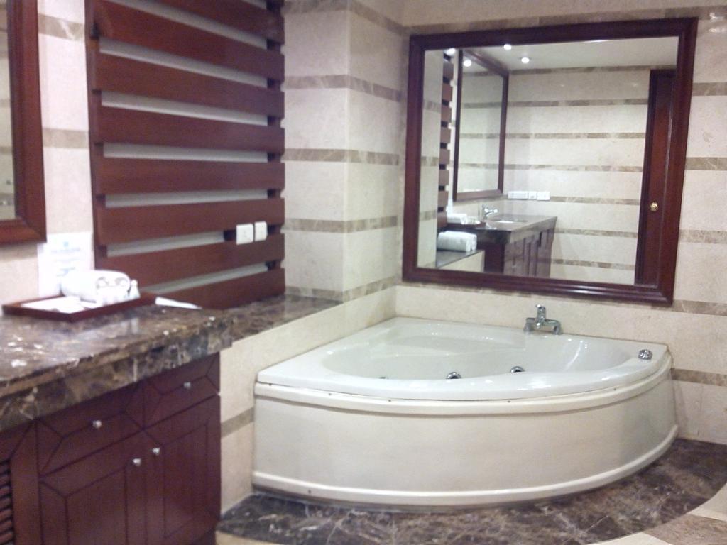 Hotel The Ocean Pearl Retreat Nuova Delhi Camera foto